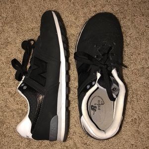 Black New Balance 574